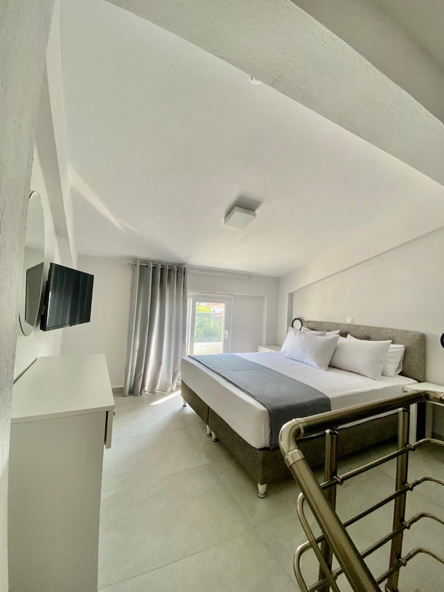 Апартаменты Interni Luxury Living Никити Экстерьер фото