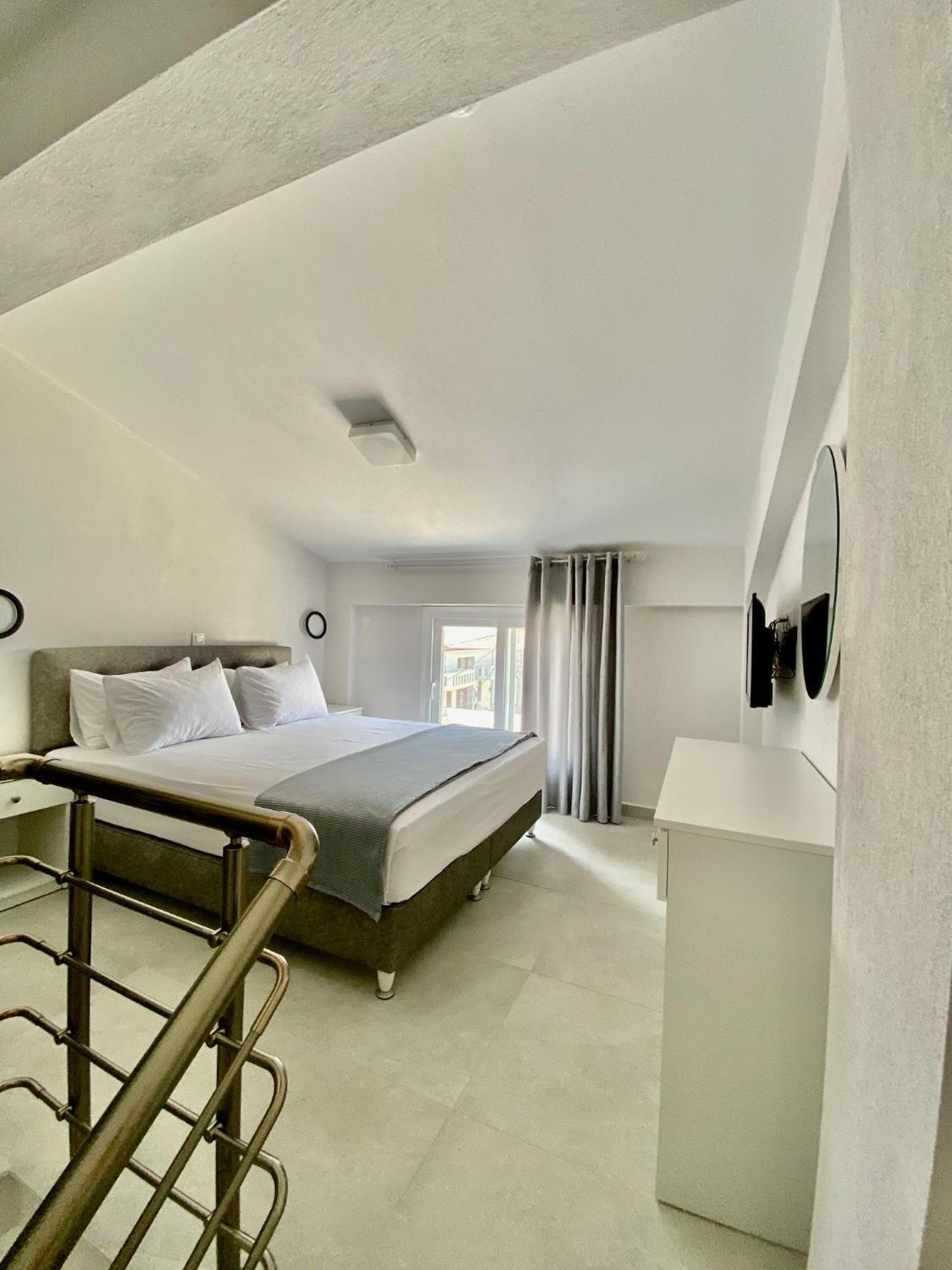 Апартаменты Interni Luxury Living Никити Экстерьер фото